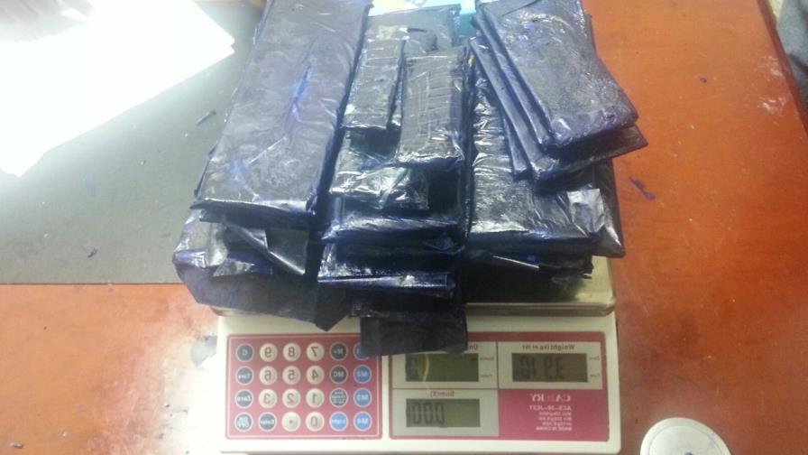 DNCD ocupa 44 láminas de droga a viajera holandesa