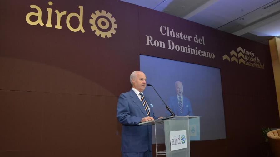 Crean Clúster del Ron Dominicano y atacan el comercio ilícito de bebidas y cigarrillos