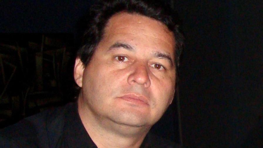 Escritor cubano envía mensaje a amigos dominicanos