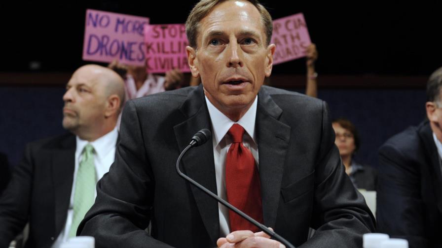 Exdirector de la CIA critica estrategia de Obama contra el Estado Islámico