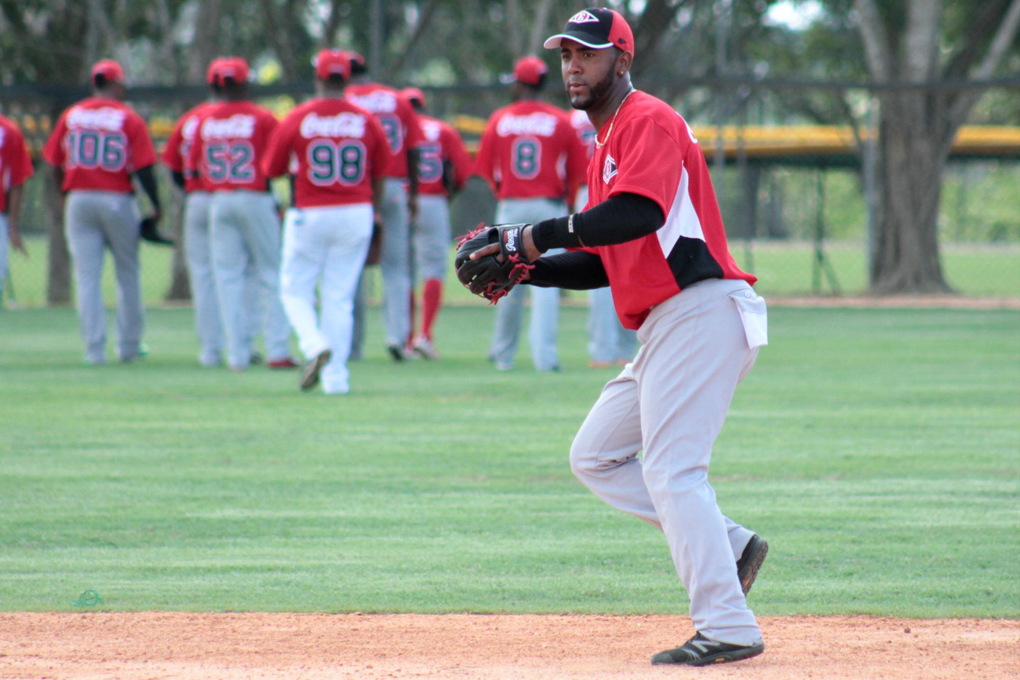 Alexander Valdez regresa a los felinos tras jugar las últimas cinco temporadas en las Estrellas.