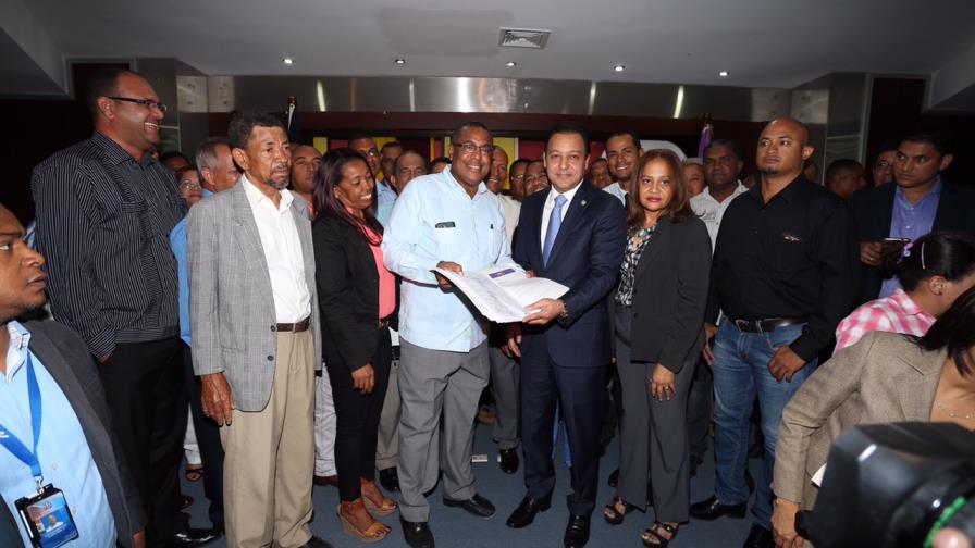 Abel Martínez dice su candidatura a alcalde de Santiago busca “la unidad del PLD”