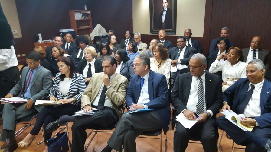 Ley de Notarios crearía un “cartel”, denuncia FINJUS