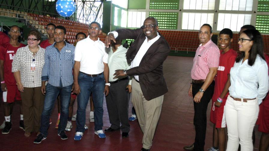 Las provincias Hermanas Mirabal y Monseñor Nouel comienzan dominantes