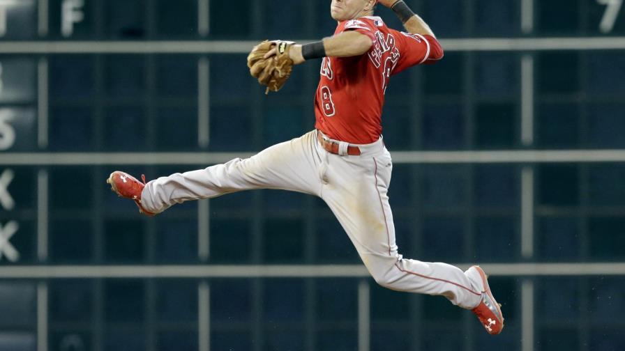 Los Angelinos remontan a los Astros a pesar de pobre desempeño de Pujols y Aybar