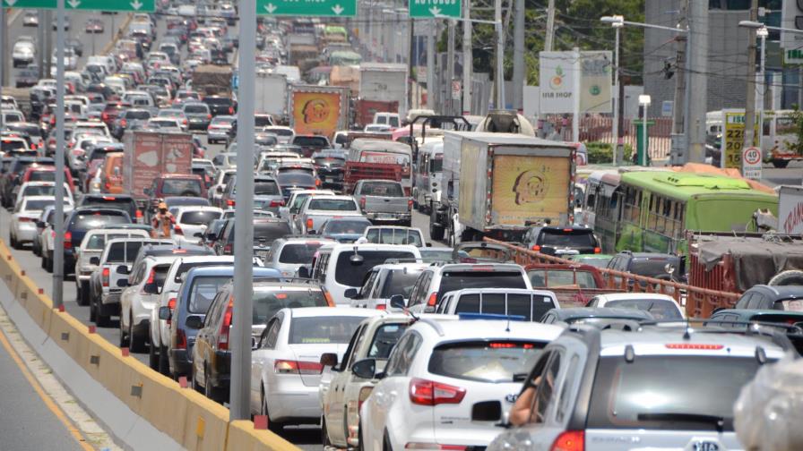 Largos tapones se registraron en la capital al inicio del feriado de Las Mercedes