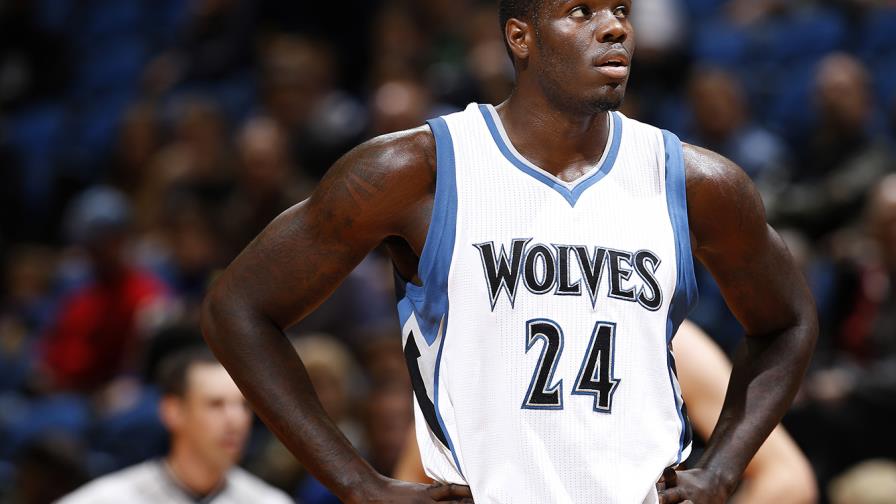 Los Timberwolves compran el contrato de Anthony Bennett