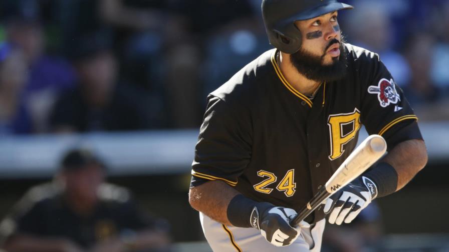 Un jonrón de Pedro Álvarez da a los Piratas su victoria 10 mil en su historia en la Liga Nacional