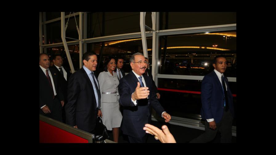El presidente Medina llega a Nueva York;  visitará la ONU para recibir al papa 