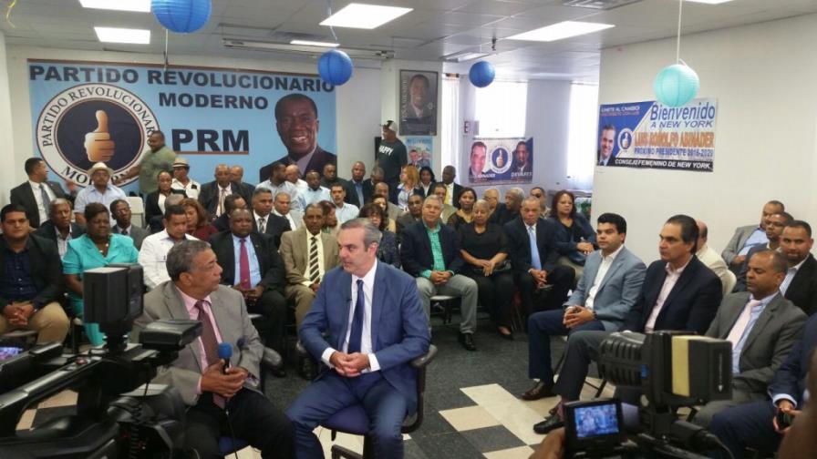 Abinader pide a Danilo que en lugar de “politiquear” resuelva los problemas de la nación