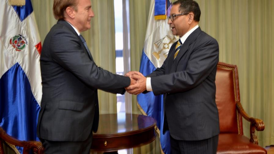 Mariano Germán  y James Brewster tratan sistema de justicia dominicana 