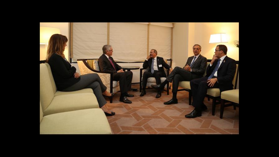 Danilo Medina se reúne con presidente AES, líderes evangélicos y senador estatal en Nueva York 