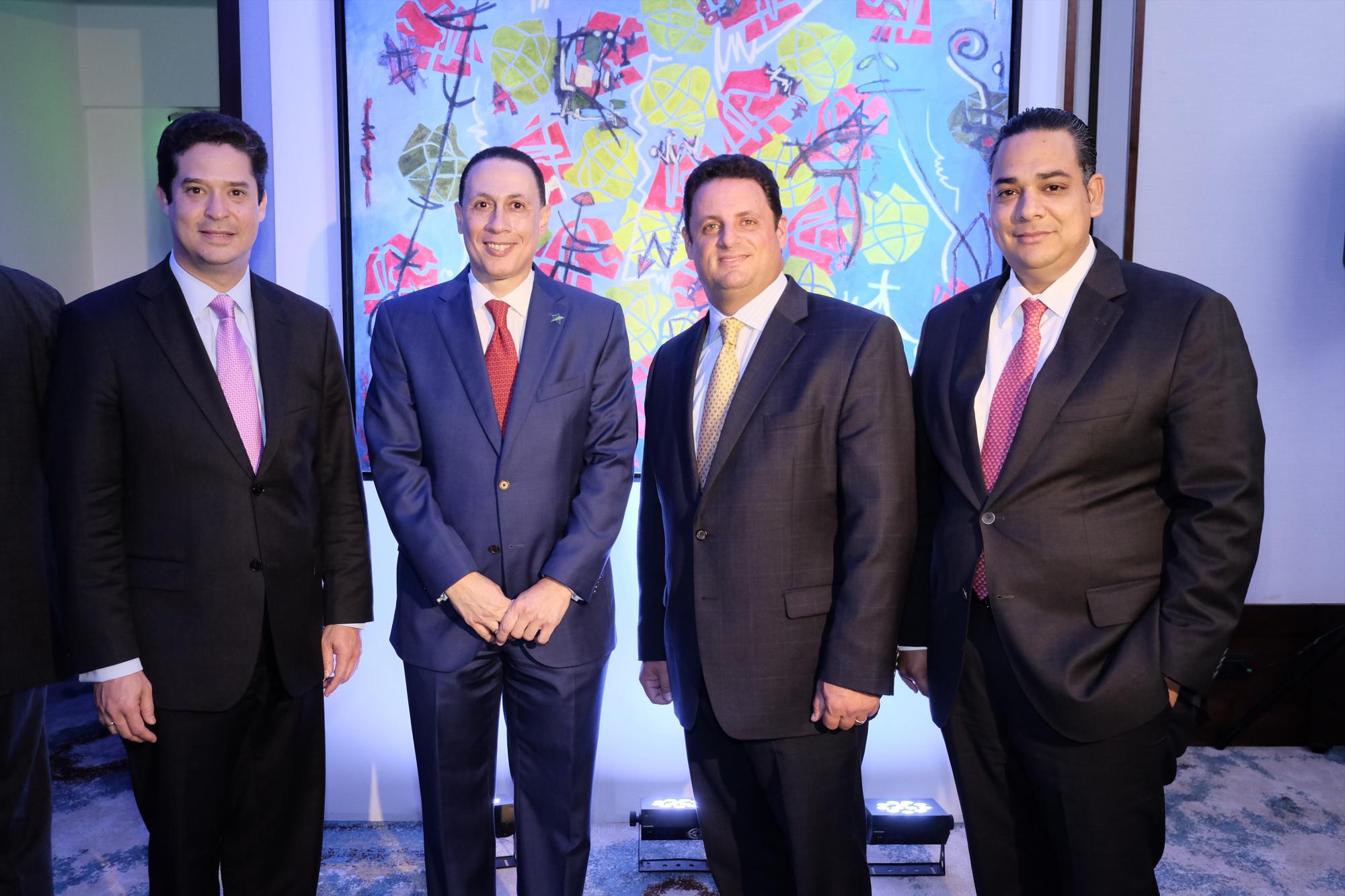 Luis Guerra, Hampton Castillo, Alejandro Ortíz y Felipe Cabos. 