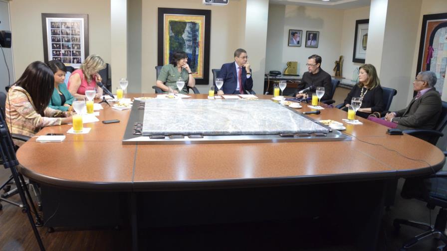 “Las academias están graduando artistas, no empresarios” 