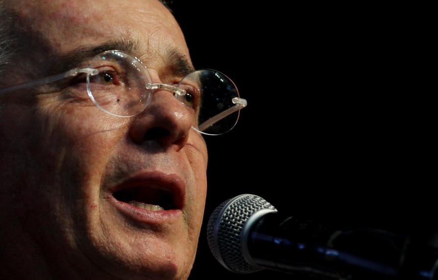 Uribe dice que acuerdos con las FARC son un “golpe de Estado a la democracia”