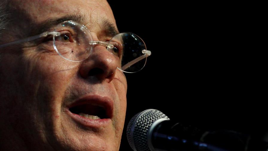 Uribe dice que acuerdos con las FARC son un “golpe de Estado a la democracia”