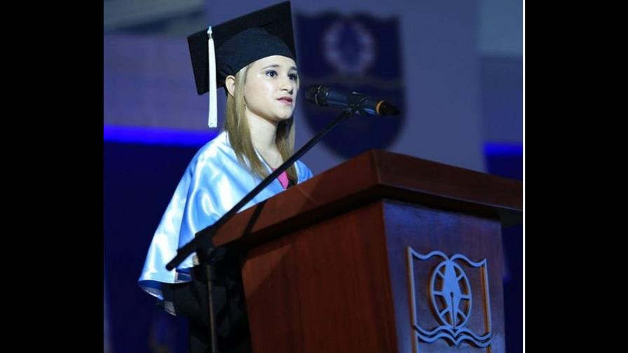 Graduada de Unapec insta a no doblegar los principios “ante la corrupción y el poder desmedido”