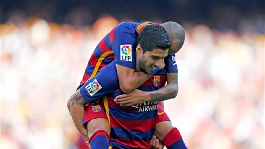 Con Messi lesionado, Suárez marca dos en triunfo de Barsa 