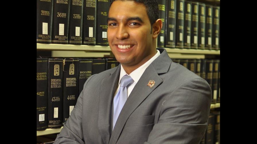 Designan nuevo director de la Biblioteca Municipal de Moca