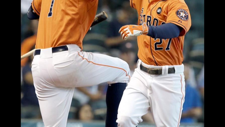Astros descarga seis jonrones y se acerca a Rangers 
