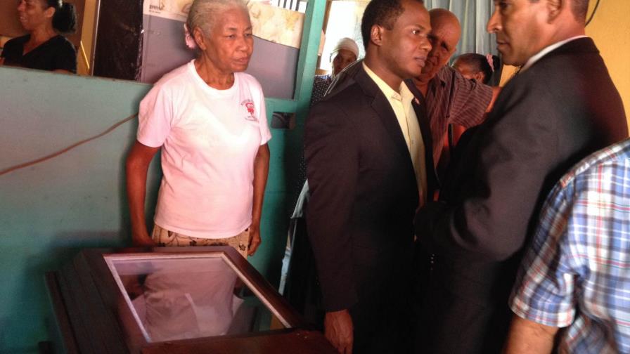 Sepultan en La Romana al arquitecto que se habría suicidado en  un baño de la OISOE