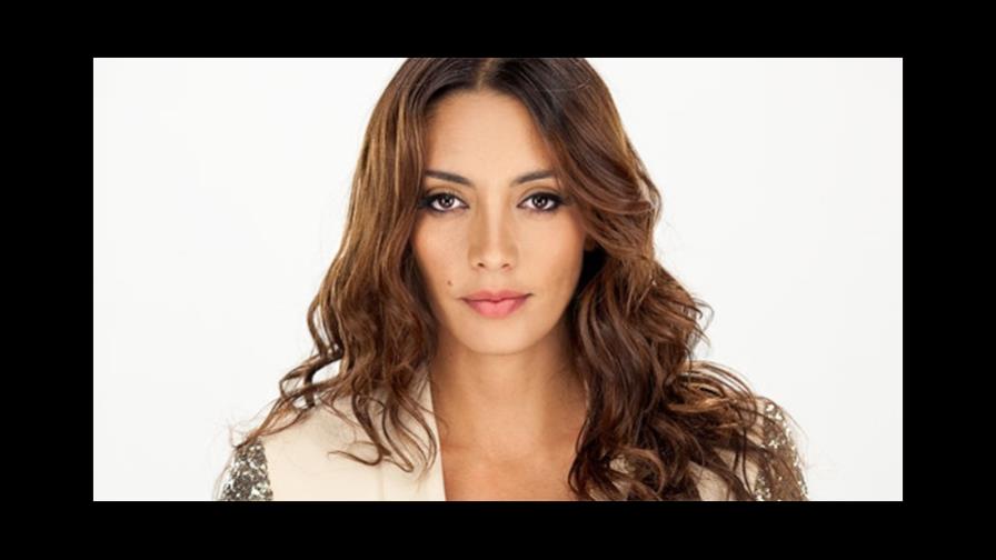 Actriz viene   a premier de “Oro y Polvo”