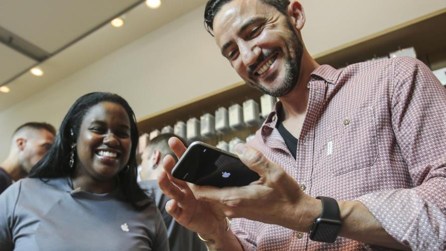 Apple vende 13 millones de iPhones en 3 días 