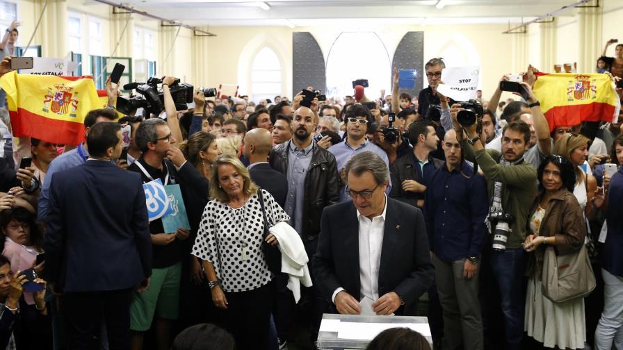 Los independentistas catalanes pierden su plebiscito