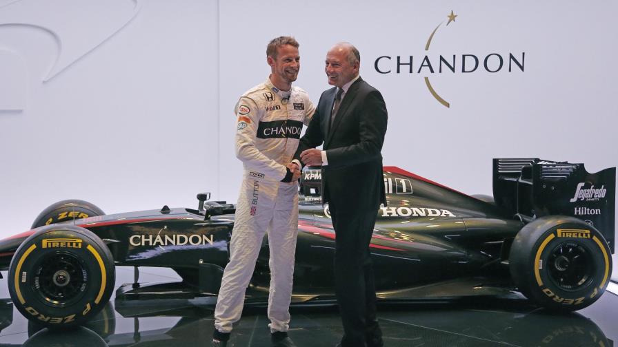 El jefe de McLaren critica a Alonso por comentarios sobre motor 