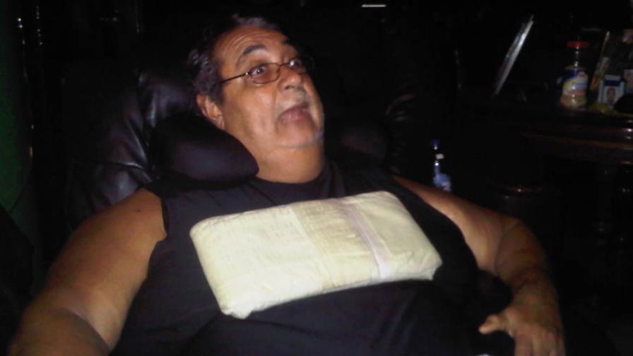 Anthony Ríos, de buen ánimo en su residencia campestre