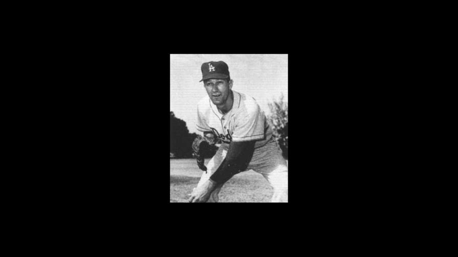 Gallego Muñoz dio corona Escogido 1957-58