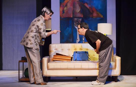 Orange realiza gala estreno obra  de teatro “Olivia y Eugenio”  