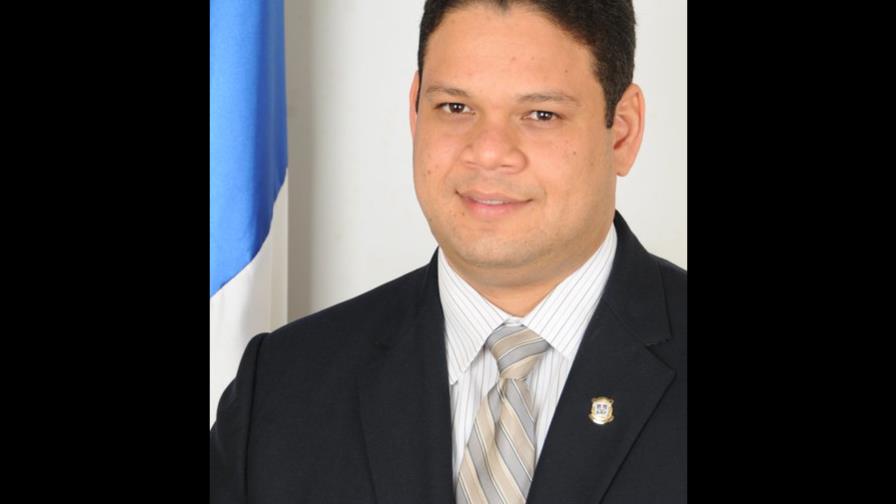 Diputado peledeísta pide al Danilo Medina combatir corrupción en la OISOE Diputado peledeísta pide al Danilo Medina combatir corrupción en la OISOE