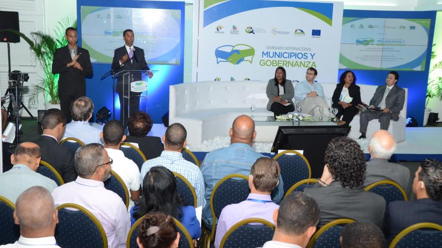 La Sociedad Civil  y munícipes discuten temas de gobernanza
Sociedad Civil y munícipes discuten temas gobernanza