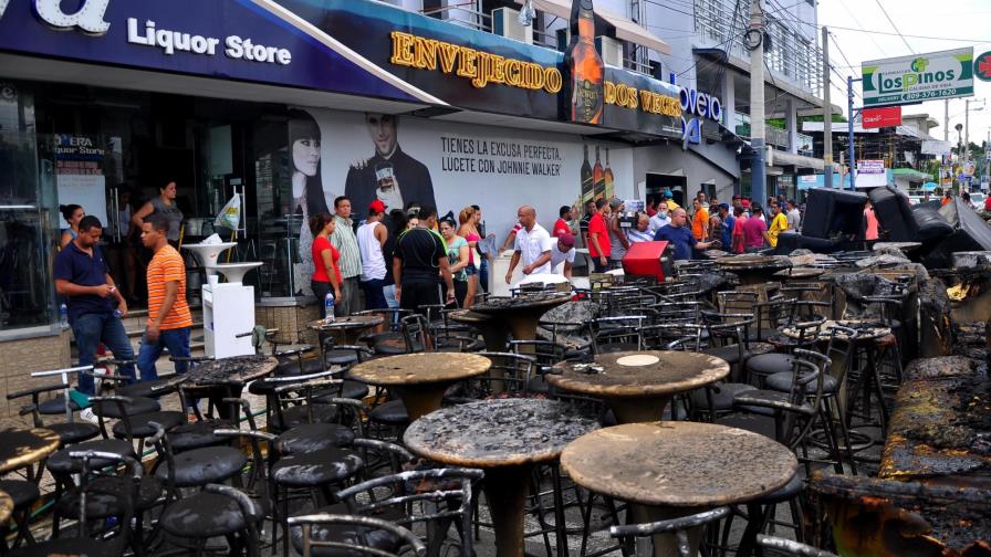 Incendio afecta centro  diversión  de Santiago  