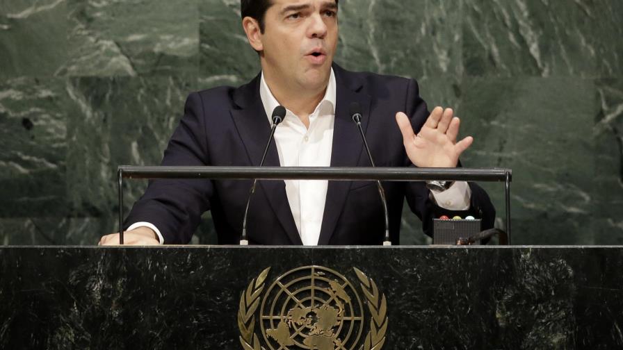 Tsipras pide no levantar “muros más altos” frente al flujo de migrantes