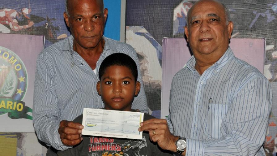 Medina entrega el Poolpote; Suprice Force gana la quinta en el V Centenario 