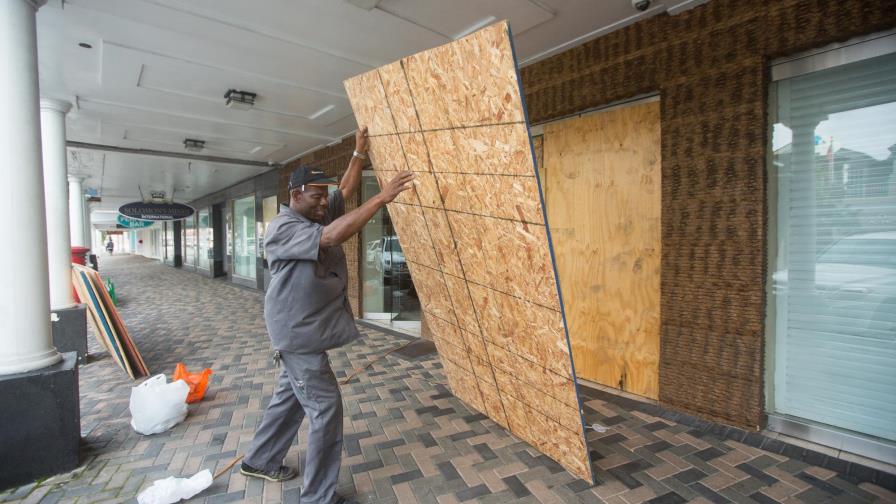 Huracán Joaquín provoca en Bahamas un centenar de refugiados y daños; Cuba se prepara ante lluvias Huracán Joaquín provoca en Bahamas un centenar de refugiados y daños; Cuba se prepara ante lluvias