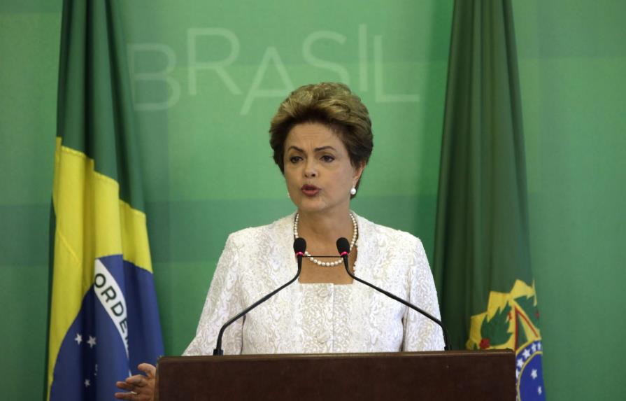 Rousseff reduce su gabinete y refuerza presencia de partido aliado al Gobierno