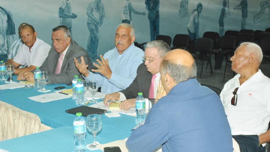 Escuela de Entrenadores presenta Plan de Estudio para formación de técnicos