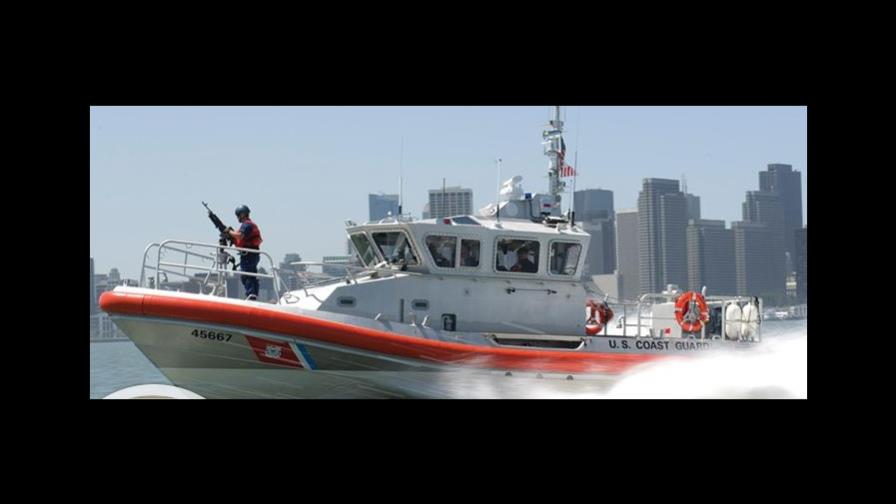 Barco con 33 personas desaparece en medio de huracán Joaquín 