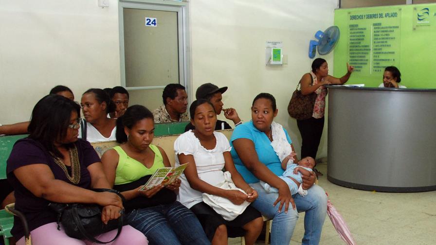 El Gobierno no proyecta cumplir con el 5% del PIB a la salud en los próximos tres años 
No se proyecta cumplir 5% a la salud en los próximos tres años 