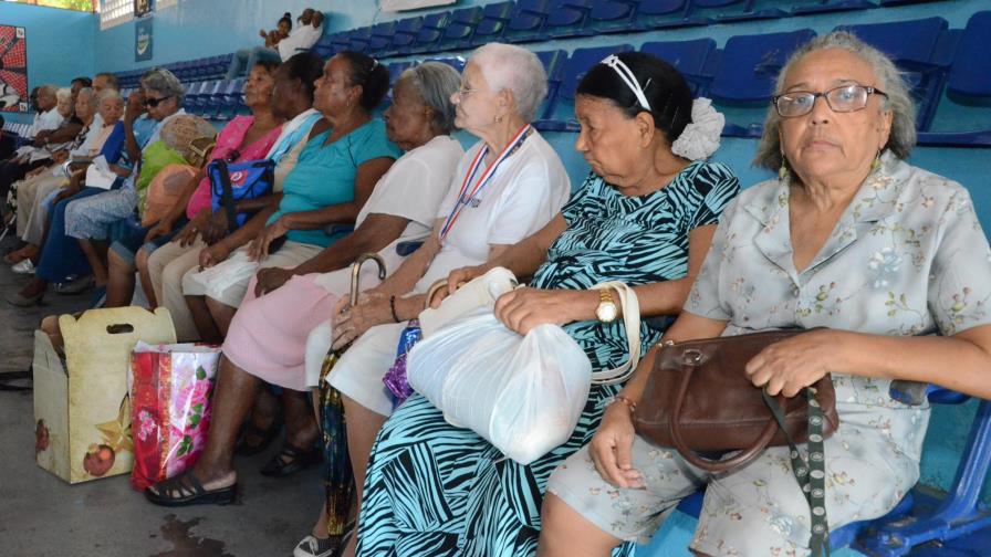 Bailes y cantos para los adultos mayores 