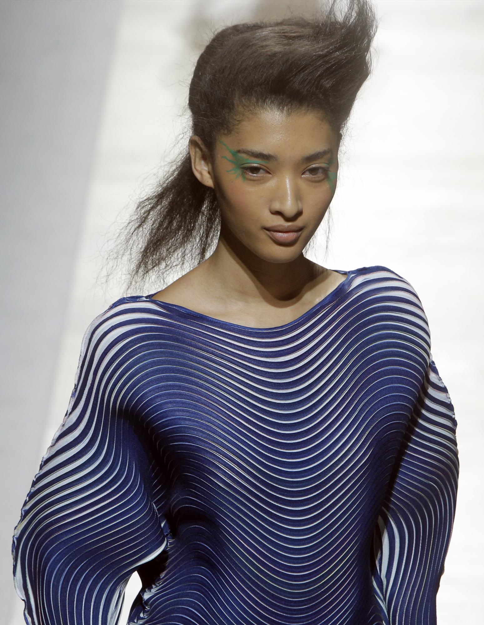 Issey Miyake/ Spring-Summer 2016 “ready-to-wear”. 