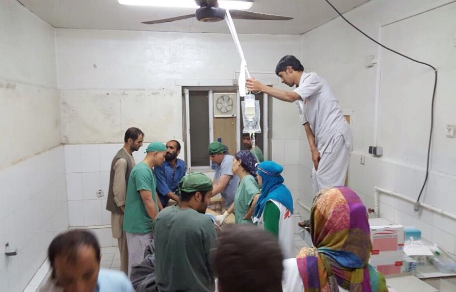 Bombardeo de tropas estadounidenses mata a nueve médicos en Afganistán