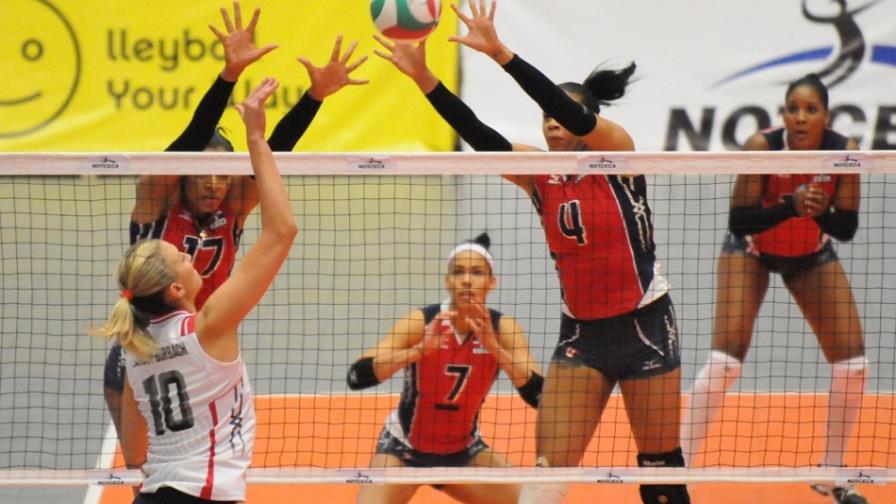 Estados Unidos vence a dominicana en voleibol femenino