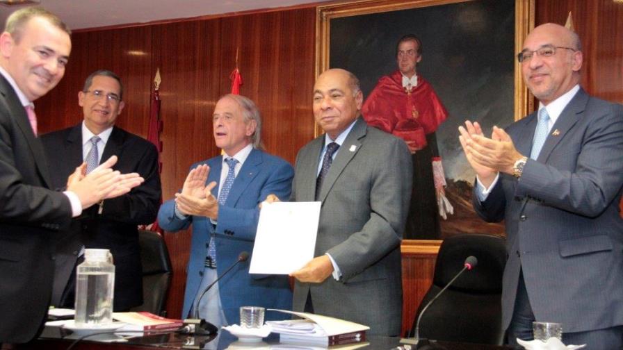 Designan al magistrado Ray Guevara como miembro honorario en el Instituto de Derechos Humanos