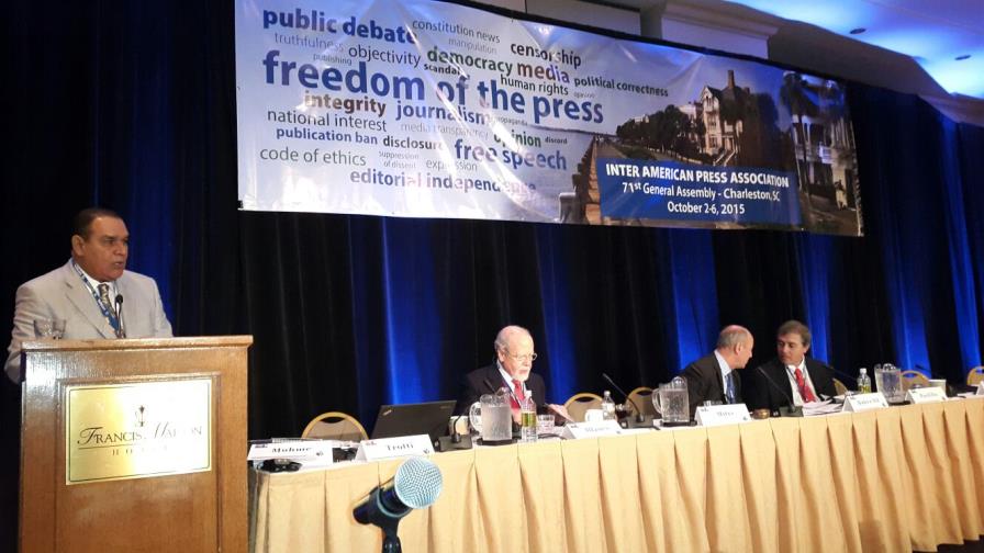 La SIP condena en asamblea ataques contra periodistas y miembros de la prensa
La SIP condena en asamblea ataques contra miembros prensa 