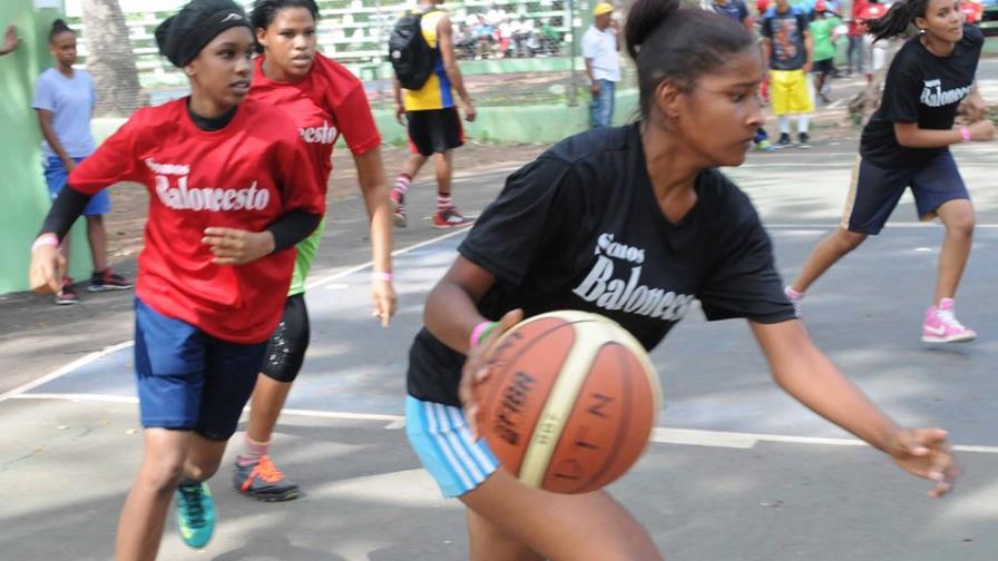 Seis equipos en la final del  baloncesto femenino U-18
