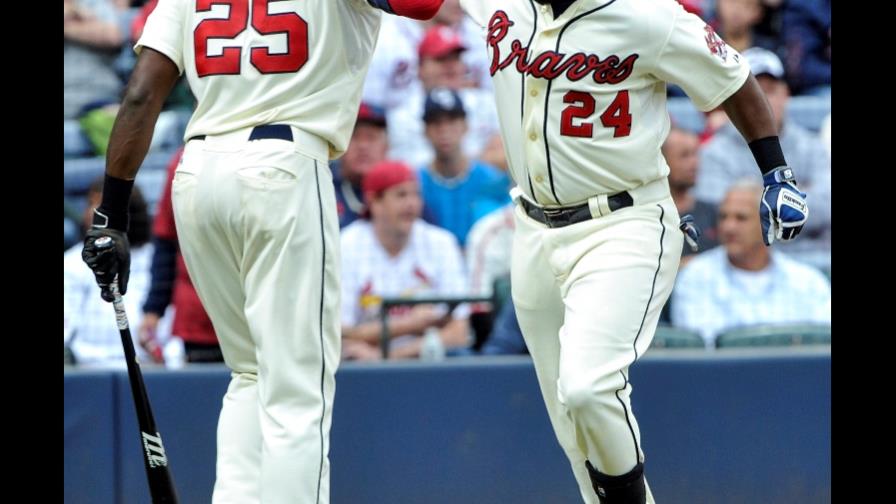 Miller corta racha sin victoria, Bravos gana a Cardinales 